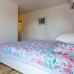 Apartment Modernes Nur 100 Meter Zum Mit Grillplatz, Meerblick, Klima *
