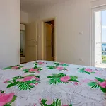 Modernes Nur 100 Meter Zum Mit Grillplatz, Meerblick, Klima Crikvenica