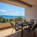 Apartment Modernes Nur 100 Meter Zum Mit Grillplatz, Meerblick, Klima