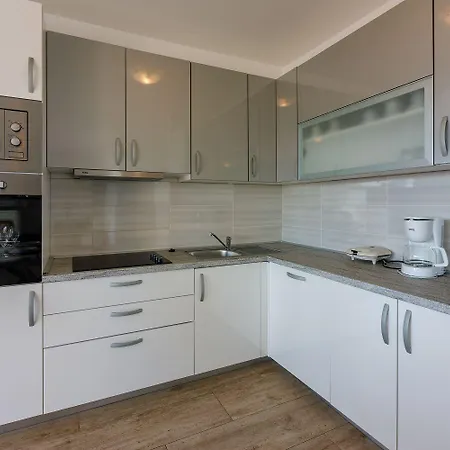 Modernes Nur 100 Meter Zum Mit Grillplatz, Meerblick, Klima 아파트