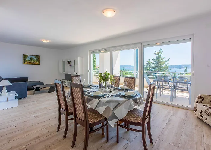 Modernes Nur 100 Meter Zum Mit Grillplatz, Meerblick, Klima Crikvenica