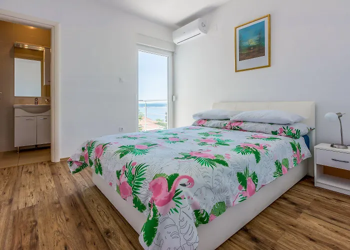 Modernes Nur 100 Meter Zum Mit Grillplatz, Meerblick, Klima Crikvenica