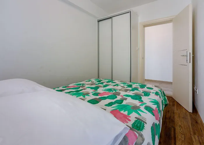 Modernes Nur 100 Meter Zum Mit Grillplatz, Meerblick, Klima * Crikvenica