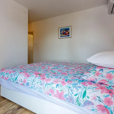 Apartament Modernes Nur 100 Meter Zum Mit Grillplatz, Meerblick, Klima *